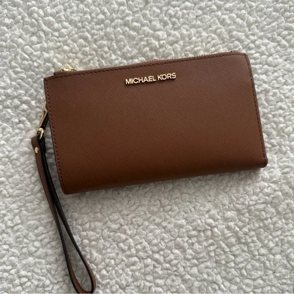 Michael Kors Wallet - Picture 1 of 6